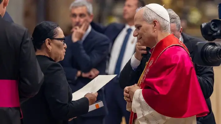 Papa León XIV recibe invitación oficial de Claudia Sheinbaum para visitar México