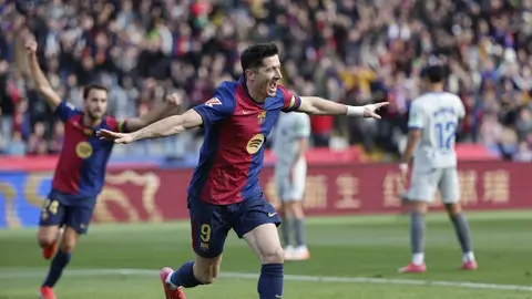 Barcelona presiona en la punta tras vencer por la mínima al Alavés