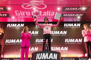 Isaac del Toro mantiene liderato tras décima etapa del Giro de Italia