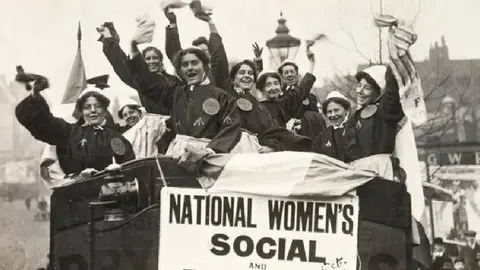 Historia y Origen del 8 de Marzo: Día Internacional de la Mujer