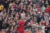 Virgil Van Dijk pide calma a pesar de futuro incierto con Liverpool