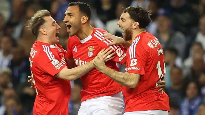 ¿Se burla de Anselmi? Cruz Azul 'presume' colores de Benfica tras derrota del Porto