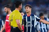 ¿Perjudican a Rayados? Polémica decisión arbitral durante el Monterrey vs Toluca