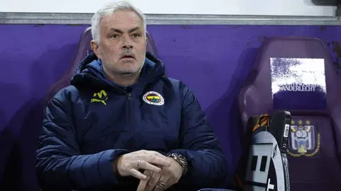 Señalan a José Mourinho de llamar simios al Galatasaray y lo acusan de racismo