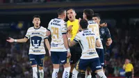 Rayados, con polémica arbitral incluida, vence a Pumas en el Olímpico Universitario