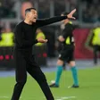 Sérgio Conceicao cuestiona expulsión de ‘Santi’ Giménez; argumenta una jugada similar no sancionada en Coppa Italia