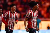 Chivas vence al Puebla y se aferra al Play In