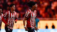 Chivas vence al Puebla y se aferra al Play In