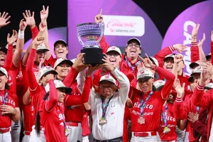 ¡Corona escarlata! Diablos Rojos se lleva la Serie de la Reina ante Sultanes Softbol