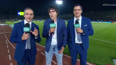 ‘Shaggy’ Martínez debuta como comentarista de TUDN durante el Clásico Joven