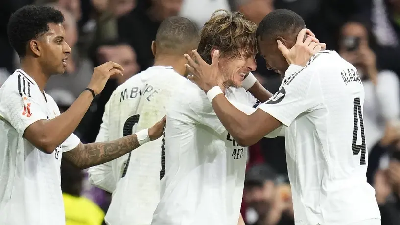 Real Madrid vence a Girona y sigue presionando al Barcelona por el liderato