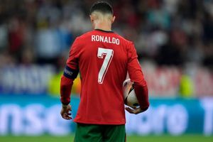 Cristiano Ronaldo reunió a cientos de aficionados en el Zócalo de la CDMX para hacer 'siu' masivo