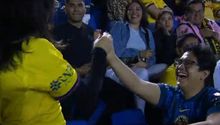 Aficionado propone matrimonio durante América vs Necaxa