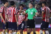 ¡Cierre dramático! Chivas con nueve hombres rescata el empate ante Mazatlán
