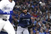 Andrés Muñoz: El Mexicano que Domina el Liderato de Salvamentos en la MLB 2025