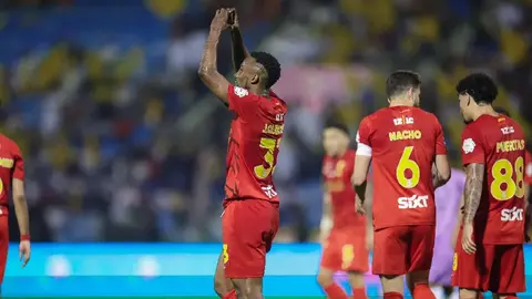 Julián Quiñones se luce con doblete en goleada del Al Qadisiya en Liga Saudí