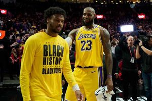 LeBron y Bronny James niegan las acusaciones hechas en una nueva demanda