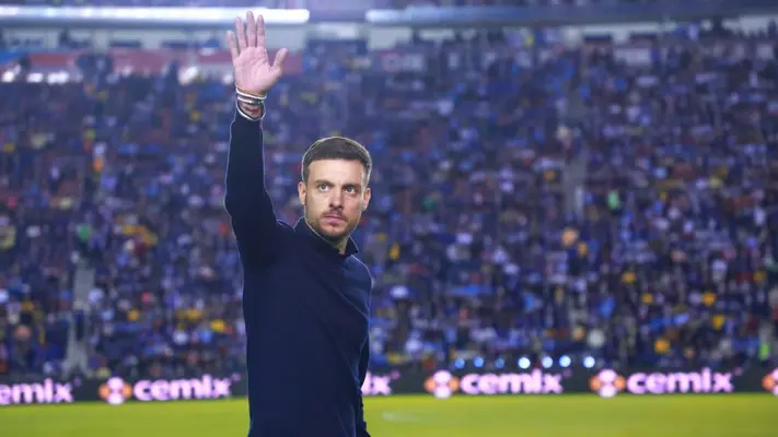 Anselmi rompe el silencio tras acuerdo Cruz Azul y Porto: 'No mientan a la gente'