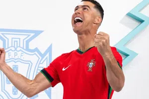 Cristiano Ronaldo reacciona al conocer a su doble en juego de Al-Nassr