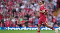 Liverpool deja ir la victoria ante Arsenal; afición arremete contra Alexander-Arnold