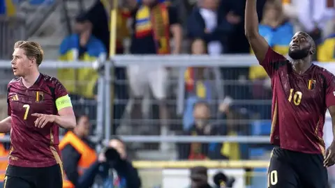 Con doblete de Lukaku, Bélgica remonta a Ucrania para permanecer en Liga A