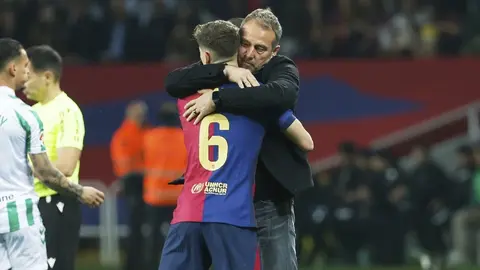 Hansi Flick pone calma tras empate ante Betis: “Queda un partido menos y tenemos un punto más”