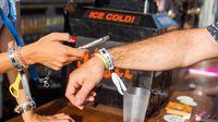 Las pulseras cashless no desaparecerán; experimentarán cambios: ¿Cuáles son?
