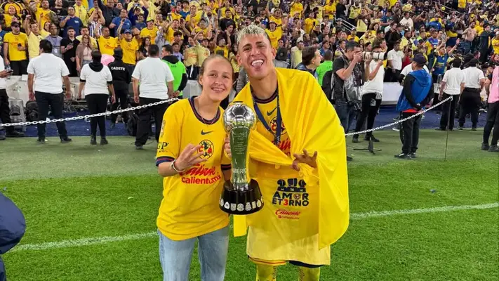 Chicote Calderón asistió a la Queens League para ver el debut de su hermana