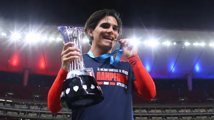 Bruce El-Mesmari, quien llegó como refuerzo a Chivas, será jugador del Querétaro