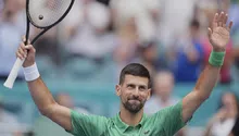 Novak Djokovic avanza a la final del Abierto de Miami enfrente de Lionel Messi