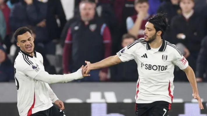 La Premier League implementará el fuera de juego semiautomático a partir de abril de 2025