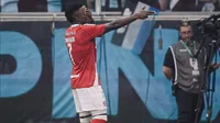¡Imitando a su ídolo! Jugador del Inter de Porto Alegre se vuelve viral por festejar como Vinícius
