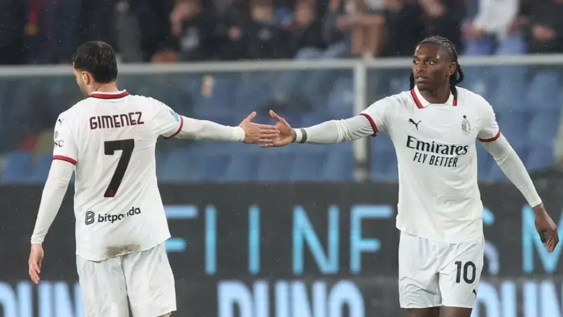 Con asistencia de Santiago Giménez, AC Milan remonta ante Genoa de Johan Vásquez