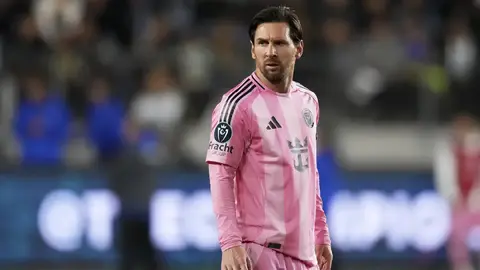 Lionel Messi sale furioso de la derrota ante LAFC en Champions Cup