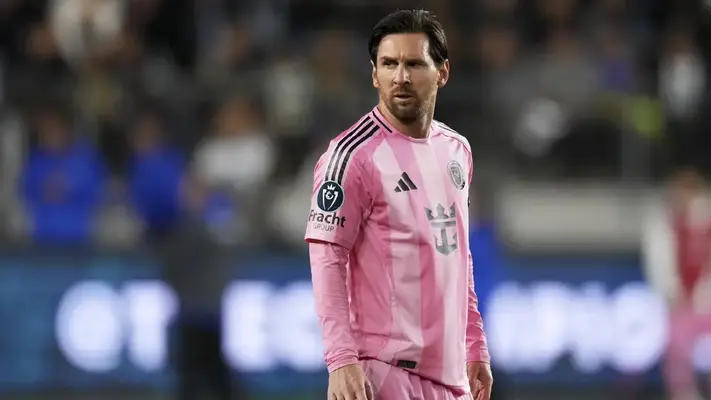 Lionel Messi sale furioso de la derrota ante LAFC en Champions Cup