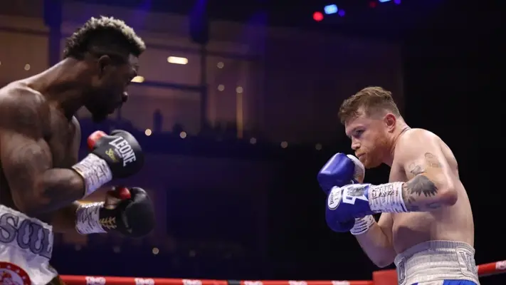 ¡Insípida victoria! ‘Canelo’ Álvarez vence por decisión unánime a William Scull