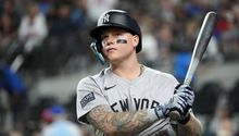 Los Bravos refuerzan sus jardines al firmar a Alex Verdugo por 1,5 millones y un año