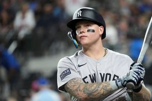 Los Bravos refuerzan sus jardines al firmar a Alex Verdugo por 1,5 millones y un año