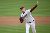 Rangers firman al veterano Patrick Corbin para cubrir vacío en rotación de abridores