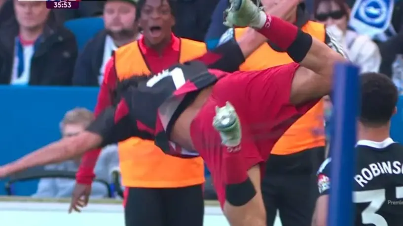 Raúl Jiménez recrea festejo que hacía en América tras volver a anotar con Fulham