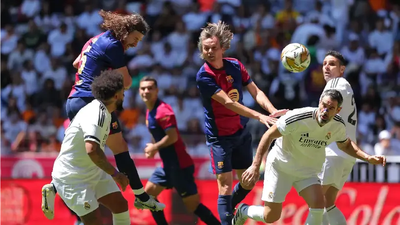 Real Madrid venció al Barcelona en penales en el Clásico de Leyendas
