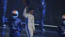 Carlos Sainz se confunde y se pasa del box de Williams en Japón