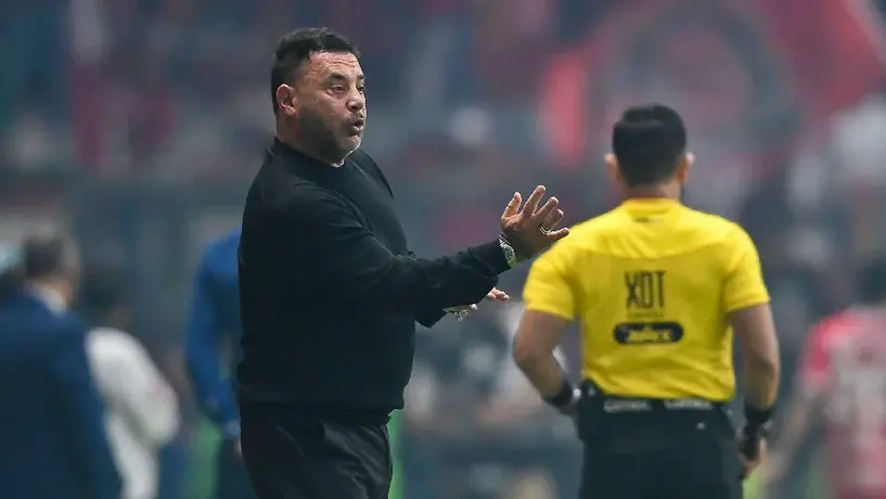 Turco Mohamed se rinde ante sus jugadores: “Jugaron con el corazón en la mano”