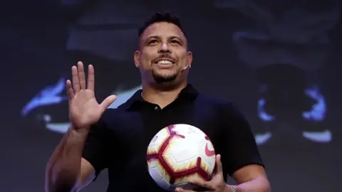 Ronaldo retira candidatura a presidencia de la Confederación Brasileña de Futbol