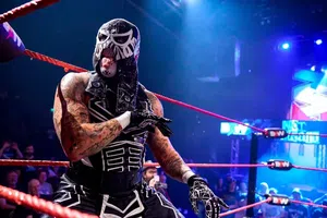 Penta revienta a Dominik Mysterio: ‘Es tramposo y aprendió el peor lado de la lucha’