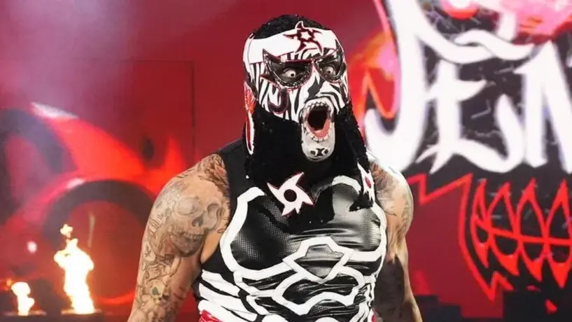 Penta consigue otra victoria en WWE y ‘libra’ un accidente en plena lucha