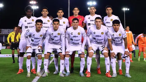 ¿Otra vez? Jugador que lesionó al ‘Hobbit’ Bermúdez reaparece en las canchas y lo expulsan