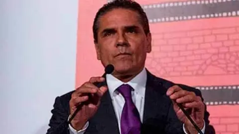 Interpol emite ficha roja contra Silvano Aureoles, presuntamente por desfalco millonario