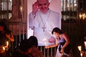 Papa Francisco: Cumple un mes hospitalizado, pero ya camina