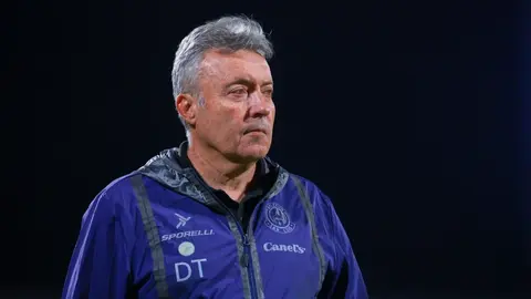 Domenec Torrent abandona conferencia de prensa tras ser cuestionado sobre ‘Cata’ Domínguez
